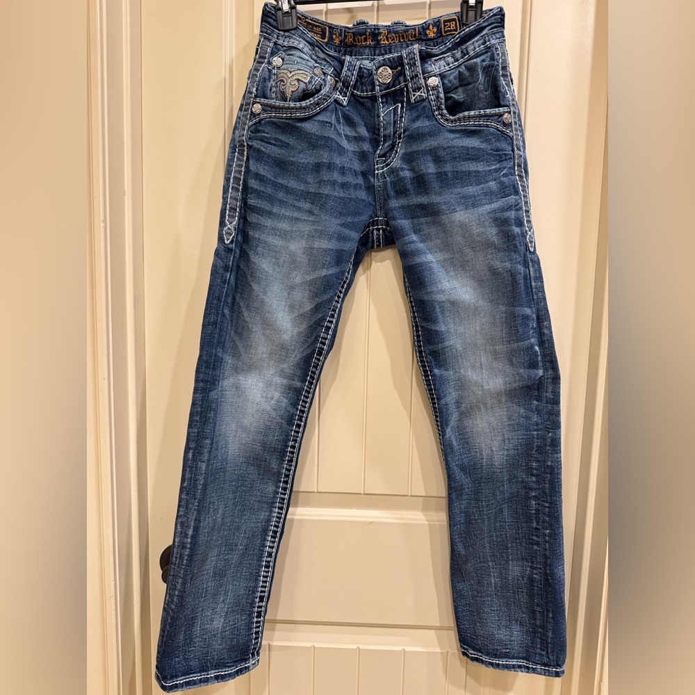 🔥 Rock Revival Straight-Leg Jeans 🔥